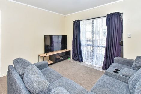 Photo of property in 60 Mckean Avenue, Manurewa, Auckland, 2102