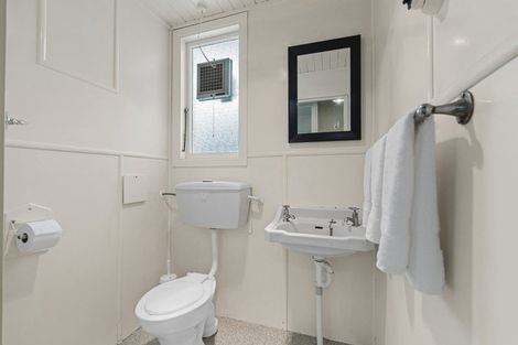 Photo of property in 6 French Street, Moturoa, New Plymouth, 4310