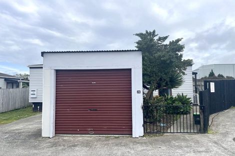 Photo of property in 2/21 Solveig Place, Randwick Park, Auckland, 2105