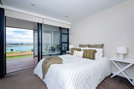 Photo of property in 306/7 Humber Street, Pandora, Napier, 4110