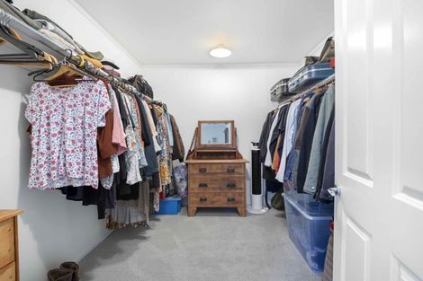 Photo of property in 424 Tararua Road, Levin, 5571