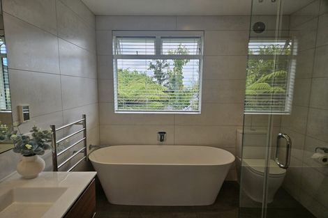 Photo of property in 1 Hoskins Avenue, Hillsborough, Auckland, 1042