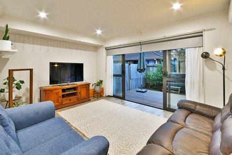Photo of property in 4/17 Alfriston Road, Manurewa East, Auckland, 2102