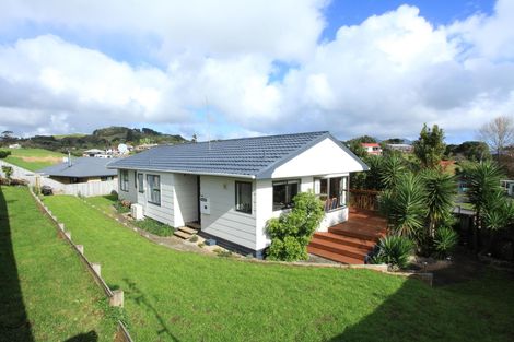 Photo of property in 3 Sunshine Rise, Raglan, 3225