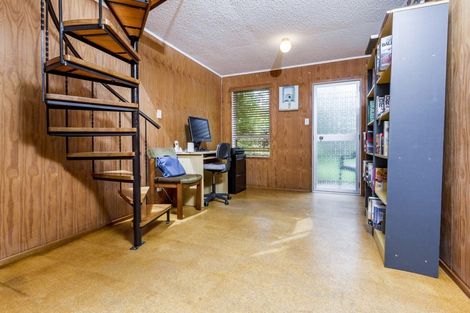 Photo of property in 5 Airey Place, Torbay, Auckland, 0630