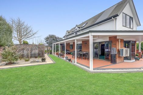 Photo of property in 6 Fencourt Place, Rototuna North, Hamilton, 3210