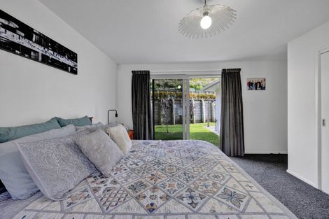 Photo of property in 17a Heta Road, Highlands Park, New Plymouth, 4312