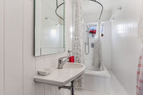 Photo of property in Grace Square, 81j Vermont Street, Ponsonby, Auckland, 1011