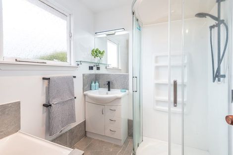 Photo of property in 320b Avonhead Road, Avonhead, Christchurch, 8042