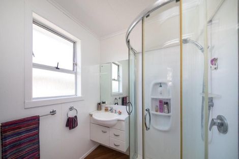 Photo of property in 30 Battersea Place, Roslyn, Palmerston North, 4414