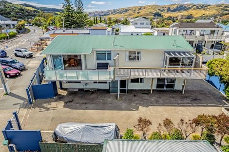 Photo of property in 5 Beach Road, Plimmerton, Porirua, 5026