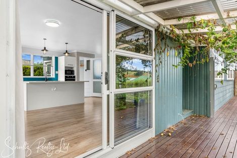 Photo of property in 9 Whaka Street, Maungaturoto, 0520