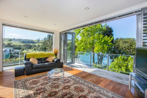 Photo of property in 70 Clinton Road, Tawharanui Peninsula, Warkworth, 0986