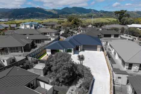 Photo of property in 5 Datum Way, Paraparaumu, 5032