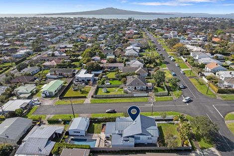 Photo of property in 38 Aramoana Avenue, Devonport, Auckland, 0624