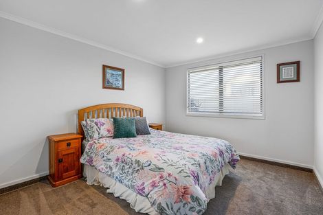 Photo of property in 28 Matthews Crescent, Cromwell, 9310