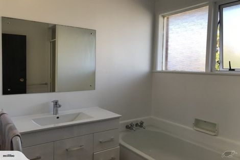 Photo of property in 2/28 Norman Road, Hauraki, Auckland, 0622