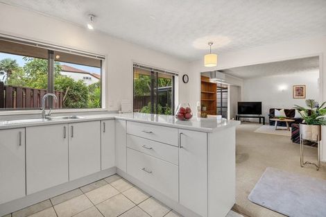 Photo of property in 2/4 Beach Road, Orewa, 0931