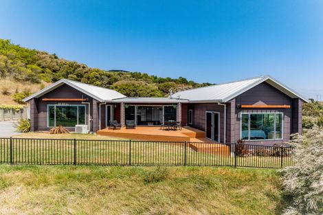 Photo of property in 19 Esk View Road, Eskdale, Napier, 4182