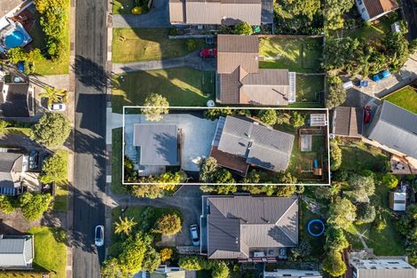 Photo of property in 15 Rosario Crescent, Red Beach, 0932