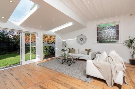 Photo of property in 35 St Marys Road, Saint Marys Bay, Auckland, 1011