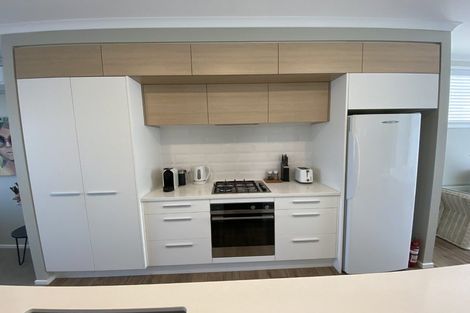 Photo of property in 79 Karepiro Drive, Stanmore Bay, Whangaparaoa, 0932