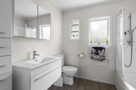 Photo of property in 3/29 Manuka Road, Bayview, Auckland, 0629