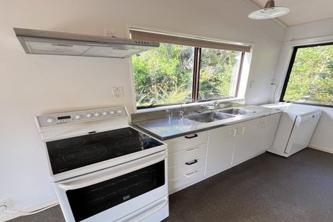 Photo of property in 89 Glenesk Road, Piha, New Lynn, 0772