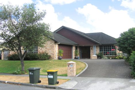 Photo of property in 5 Morepork Close, Brown Owl, Upper Hutt, 5018