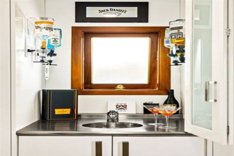 Photo of property in 2/4 The Esplanade, Castor Bay, Auckland, 0620