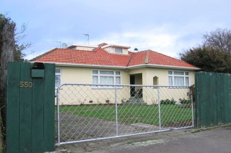 Photo of property in 550 Featherston Street, Roslyn, Palmerston North, 4414