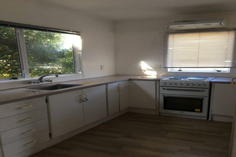 Photo of property in 89 Gossamer Drive, Pakuranga Heights, Auckland, 2010