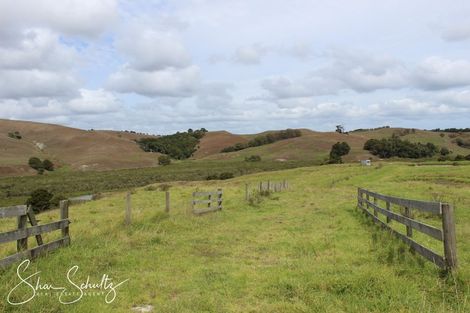 Photo of property in 215c Heatley Road, Whakapirau, 0583