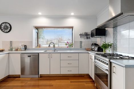 Photo of property in 27 Halcione Close, Flagstaff, Hamilton, 3210