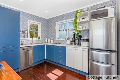 Photo of property in 106 Paetawa Road, Peka Peka, Waikanae, 5391