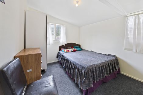 Photo of property in 56 Peverill Crescent, Papatoetoe, Auckland, 2025