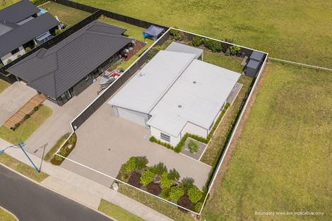 Photo of property in 8 Onerere Drive, Whitianga, 3510