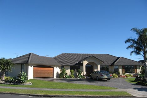 Photo of property in 11 Crannog Fen, Wattle Downs, Auckland, 2103