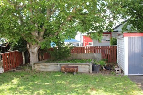 Photo of property in 3 Allardice Street, Dannevirke, 4930