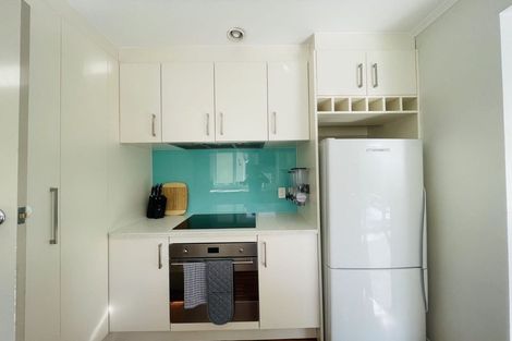 Photo of property in 2/31 Wolsley Avenue, Milford, Auckland, 0620