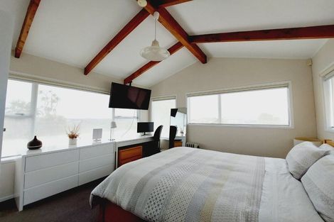 Photo of property in 32 City View Terrace, Birkenhead, Auckland, 0626