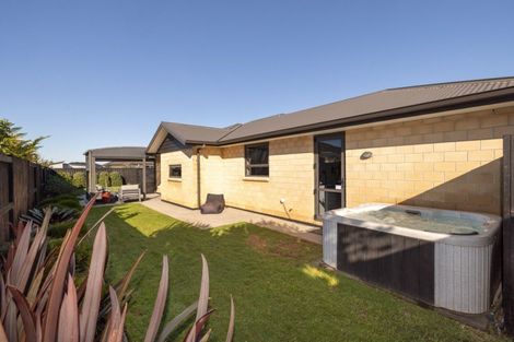 Photo of property in 8 Cupples Street, Papamoa Beach, Papamoa, 3118