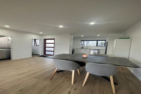 Photo of property in 33 Eileen Newey Place, Henderson, Auckland, 0612