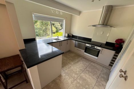 Photo of property in 6 Nea Place, Hillcrest, Auckland, 0627