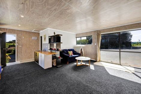 Photo of property in 114 Ackworth Road, Lepperton, New Plymouth, 4373