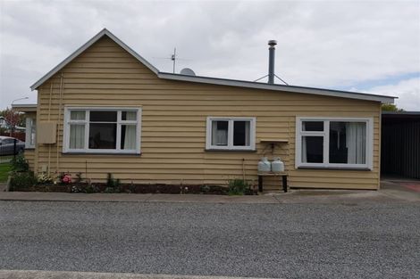 Photo of property in 17 Akaroa Street, Kaiapoi, 7630