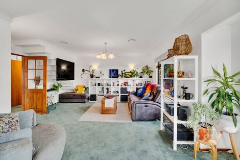 Photo of property in 3 Fairfax Terrace, Frankleigh Park, New Plymouth, 4310