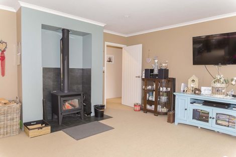 Photo of property in 8a Allan Street, Dannevirke, 4930