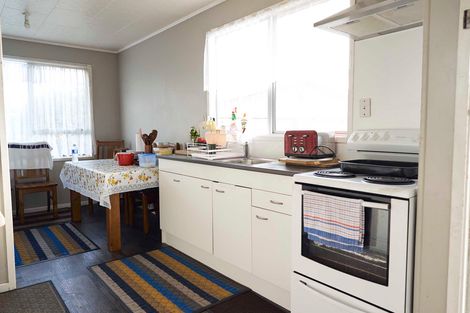 Photo of property in 39 Court Town Close, Mangere, Auckland, 2022