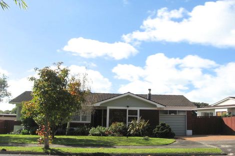 Photo of property in 56 Beechdale Crescent, Pakuranga Heights, Auckland, 2010